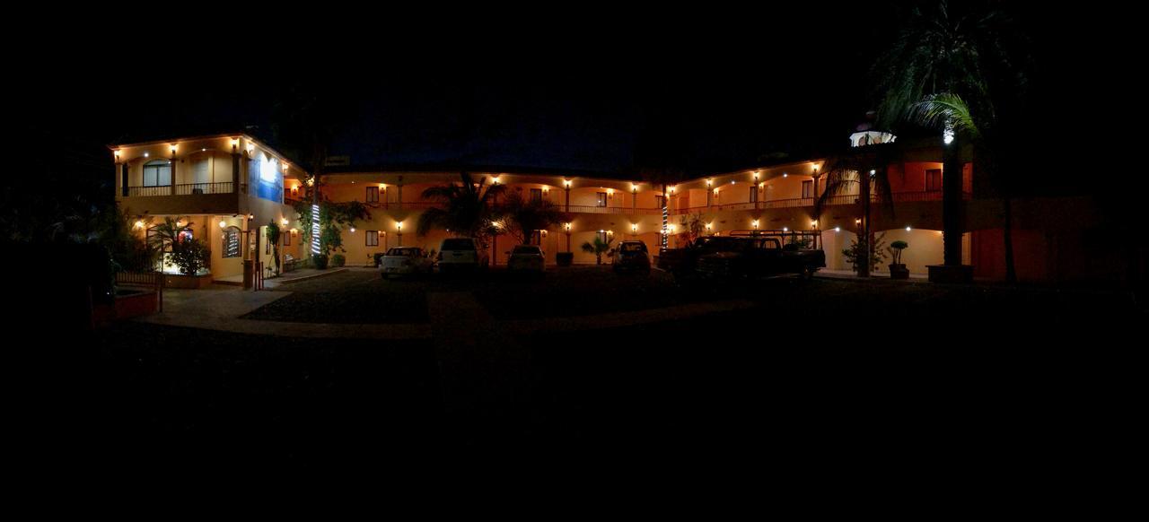 Hotel Posadas Del Ryal Сьюдад-Конститусьон Экстерьер фото