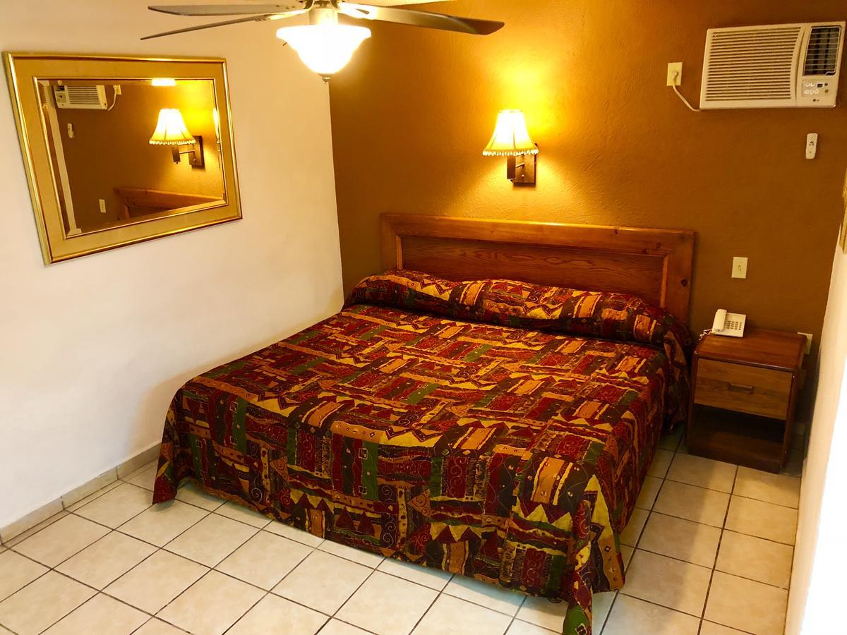 Hotel Posadas Del Ryal Сьюдад-Конститусьон Экстерьер фото
